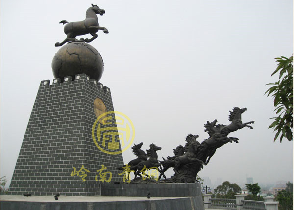 清遠《馬踏飛燕》大型城市雕塑 清遠《馬踏飛燕》大型城市雕塑
